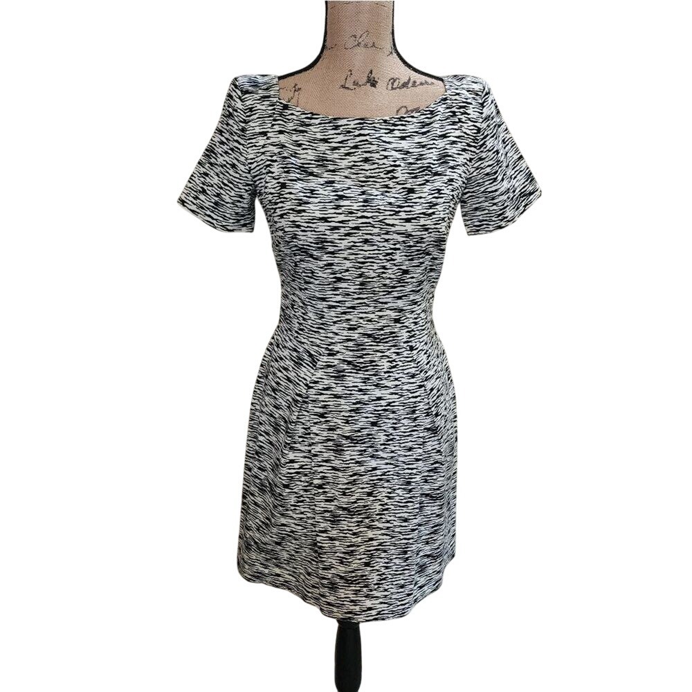 French Connection black, white, and Yellow fitted mini dress size 6